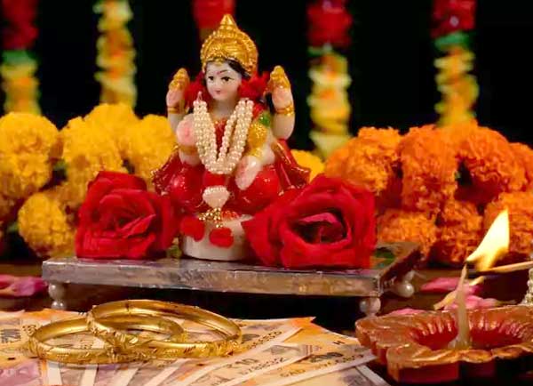 Akshaya-Tritiya-2025-The-best-4-colors-to-bring-wealth-and-prosperity-to-the-home