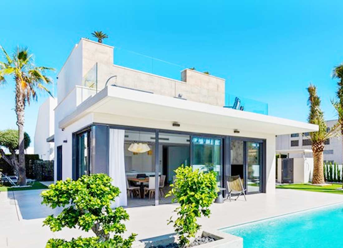 Luxury-Real-Estate-Not-just-a-lifestyle,-but-a-smart-asset-for-generations