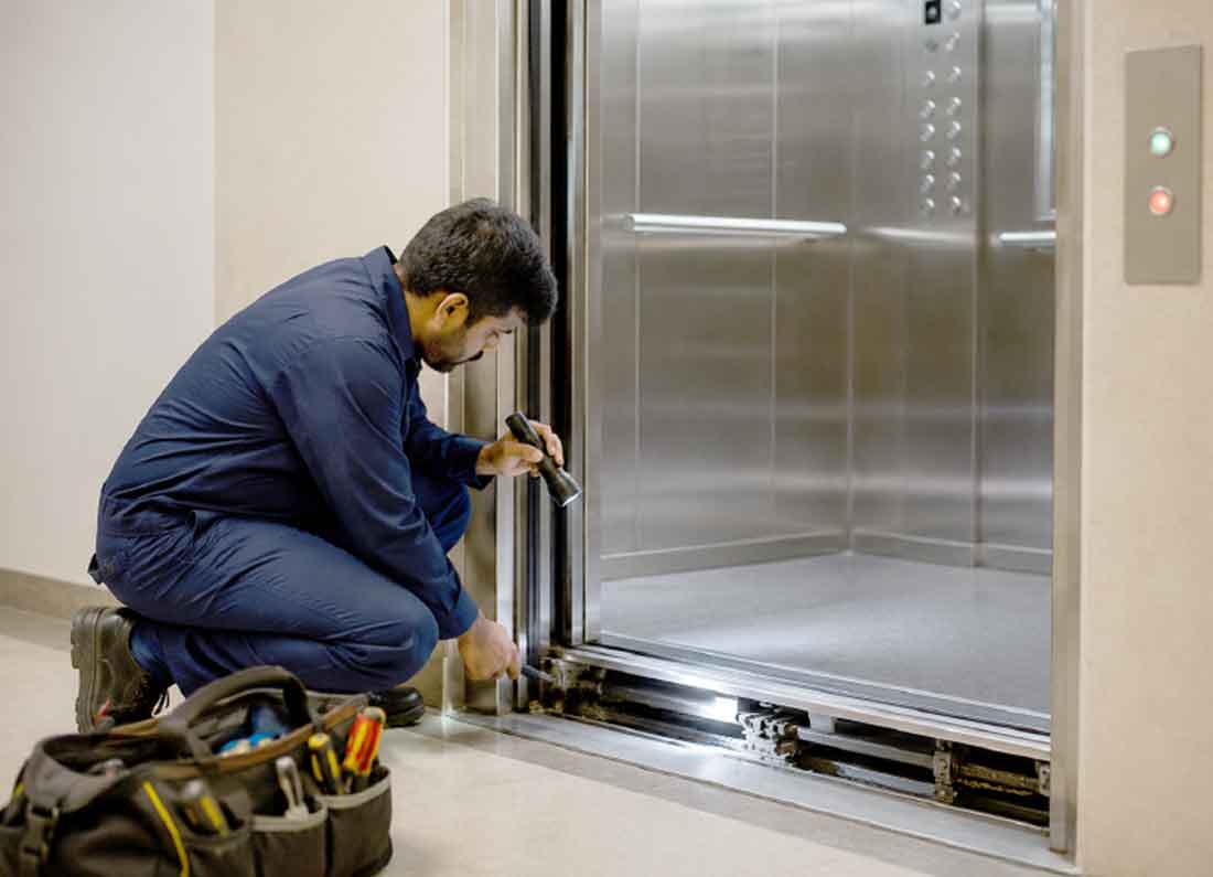 લિફ્ટમાં જીવ ગયો તો દોષ કોનો? 1 Whose fault is it if someone dies in an elevator?